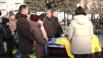 З військовим Олександром Чудіновичем попрощалися у Рівному