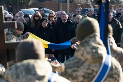 В Ужгороді попрощалися із захисником Андрієм Сокачем В Ужгороді попрощалися із захисником Андрієм Сокачем