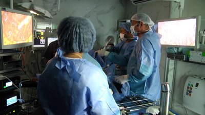 П'ять операцій без розрізу у прямому ефірі: у Житомирі хірурги ділилися досвідом із колегами П'ять операцій без розрізу у прямому ефірі: у Житомирі хірурги ділилися досвідом із колегами