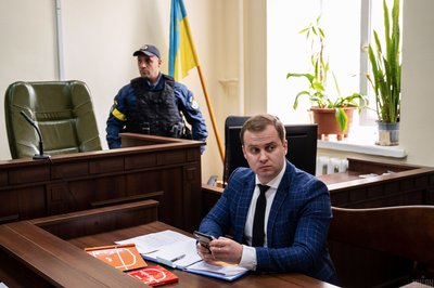 Прокурор Андрій Синюк під час засідання суду у справі російського сержанта Шишимаріна, якого звинуватили у вбивстві цивільного жителя в Сумської області. Київ, 13 травня 2022 року Прокурор Андрій Синюк під час засідання суду у справі російського сержанта Шишимаріна, якого звинуватили у вбивстві цивільного жителя в Сумської області. Київ, 13 травня 2022 року