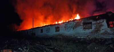 Пожежа фермерського господарства, пошкоджені вікна, дахи та лінія електропередачі: наслідки атаки армії РФ на Черкащині Пожежа фермерського господарства, пошкоджені вікна, дахи та лінія електропередачі: наслідки атаки армії РФ на Черкащині