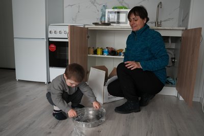 У Сумах почали заселяти перші модульні будинки для переселенців У Сумах почали заселяти перші модульні будинки для переселенців