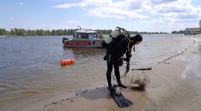 Готуються до початку купального сезону: що знаходять у воді на пляжах в Черкасах Готуються до початку купального сезону: що знаходять у воді на пляжах в Черкасах