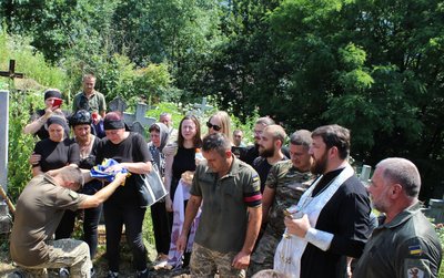 На Закарпатті попрощалися із полеглим захисником Василем Герасимчуком На Закарпатті попрощалися із полеглим захисником Василем Герасимчуком