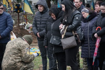 В Ужгороді попрощалися з військовослужбовцем Віталієм Пилипом В Ужгороді попрощалися з військовослужбовцем Віталієм Пилипом