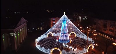 У Полтаві підприємці готові оплатити витрати на встановлення новорічної ялинки У Полтаві підприємці готові оплатити витрати на встановлення новорічної ялинки