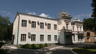 Учасникам екскурсії пропонують ознайомитись із архітектурними пам'ятками, липень 2026 року, Хмельницький Учасникам екскурсії пропонують ознайомитись із архітектурними пам'ятками, липень 2026 року, Хмельницький