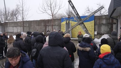 Дерево надії у Чернігові: відкрили символ, присвячений полоненим і зниклим безвісти