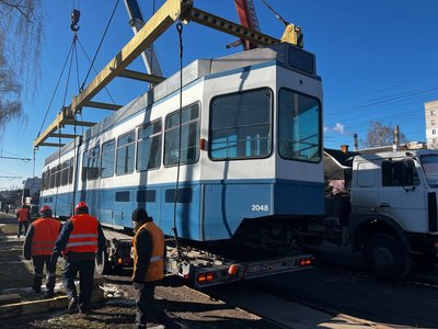 Парк вінницького електротранспорту поповнився новим трамваєм із Цюриха Парк вінницького електротранспорту поповнився новим трамваєм із Цюриха