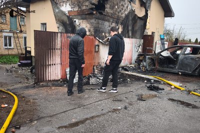 Загинули тварини: під час атаки РФ на Київщину горіла ветклініка у Чабанах