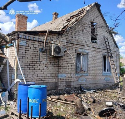 Майже 50 ударів дронами, артилерією й КАБами: на Дніпропетровщині через обстріли РФ поранено п’ятьох людей Майже 50 ударів дронами, артилерією й КАБами: на Дніпропетровщині через обстріли РФ поранено п’ятьох людей