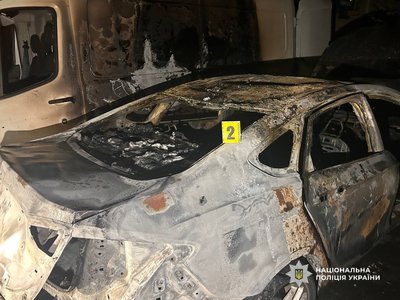 В Одесі 62-річну жінку підозрюють у підпалі двох автомобілів В Одесі 62-річну жінку підозрюють у підпалі двох автомобілів