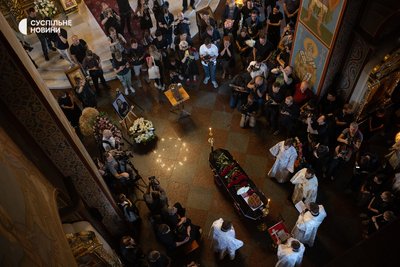 Панахида за загиблою Вікторією Рощиною у Михайлівському соборі у Києві, 8 серпня 2025 року Панахида за загиблою Вікторією Рощиною у Михайлівському соборі у Києві, 8 серпня 2025 року