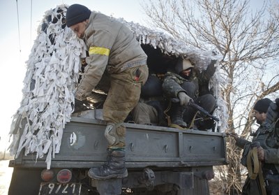 Українські військові відходять від Дебальцевого, 18 лютого 2015 рік Українські військові відходять від Дебальцевого, 18 лютого 2015 рік