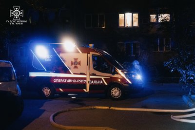 У Києві спалахнула пожежа у багатоповерхівці: загинула жінка У Києві спалахнула пожежа у багатоповерхівці: загинула жінка