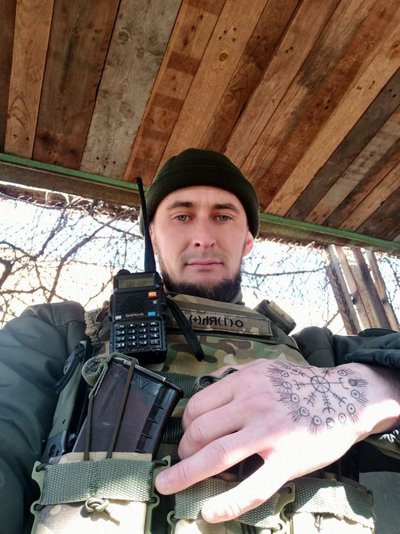 "Це війна – за Україну": захисник з Миколаєва Олександр Долбнєв переїхав у село на Черкащині "Це війна – за Україну": захисник з Миколаєва Олександр Долбнєв переїхав у село на Черкащині