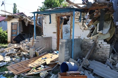 Зруйнований будинок у Слатиному Дергачівської громади внаслідок обстрілу Зруйнований будинок у Слатиному Дергачівської громади внаслідок обстрілу