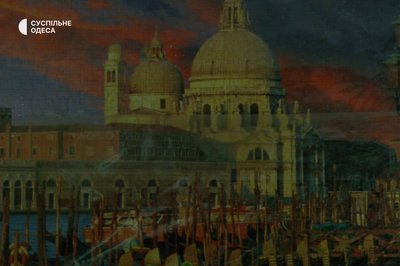 Складає пазли і вишиває ногами: історія жінки з ДЦП з Одещини