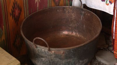 Мідний чан, Бечко, сироварня, Гуцульщина Мідний чан, Бечко, сироварня, Гуцульщина