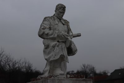 Пам'ятник в селі Пилипи Пам'ятник в селі Пилипи