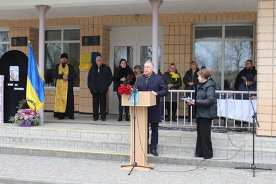 У Тальному відкрили меморіальну дошку загиблому захиснику Олексію Накоп’юку