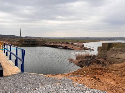 У деокупованій Снігурівській громаді на Миколаївщині облаштували новий міст через річку Інгулець У деокупованій Снігурівській громаді на Миколаївщині облаштували новий міст через річку Інгулець