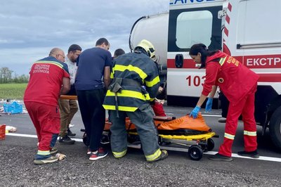 На Кіровоградщині зіткнулися дві вантажівки: травмувалися двоє водіїв На Кіровоградщині зіткнулися дві вантажівки: травмувалися двоє водіїв
