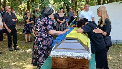 На Чернігівщині поховали захисників Віталія Никипорця та Юрія Куценка