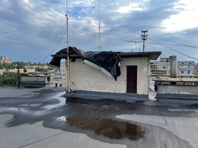 Понівечило покрівлю, автобусну зупинку, є відключення світла. Які наслідки негоди у Кривому Розі Понівечило покрівлю, автобусну зупинку, є відключення світла. Які наслідки негоди у Кривому Розі