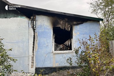 "Все згоріло": подружжя з Одещини розповіло про зруйнований будинок після атаки РФ