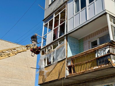 Повторний удар по мікрорайону в Глухові: що кажуть жителі пошкоджених багатоповерхівок Повторний удар по мікрорайону в Глухові: що кажуть жителі пошкоджених багатоповерхівок