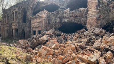 У Дубенському форті обвалилася частина стіни: фоторепортаж У Дубенському форті обвалилася частина стіни: фоторепортаж