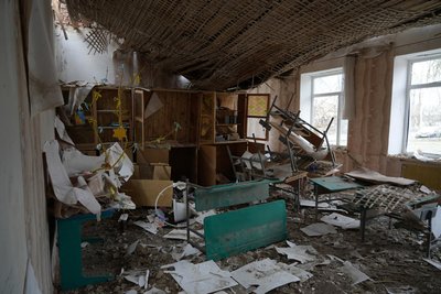 "Куди не їдь — то не дім". Як живуть у прифронтовому Дебальцевому на Дніпропетровщині за 25 км від "сірої зони" "Куди не їдь — то не дім". Як живуть у прифронтовому Дебальцевому на Дніпропетровщині за 25 км від "сірої зони"