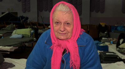 "Квартира розбита, немає нічого" — евакуйовані з Донеччини, які перебувають у транзитному центрі Дніпропетровщини "Квартира розбита, немає нічого" — евакуйовані з Донеччини, які перебувають у транзитному центрі Дніпропетровщини