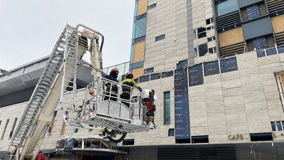 Росіяни влучили в готель Kharkiv Palace у Харкові 30 грудня: фоторепортаж Росіяни влучили в готель Kharkiv Palace у Харкові 30 грудня: фоторепортаж