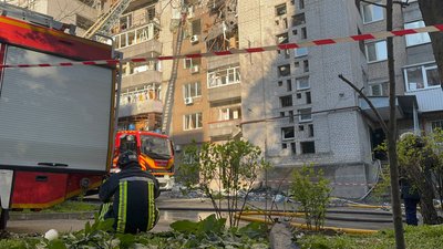 Що відбувається на місці атаки по Дніпру Що відбувається на місці атаки по Дніпру