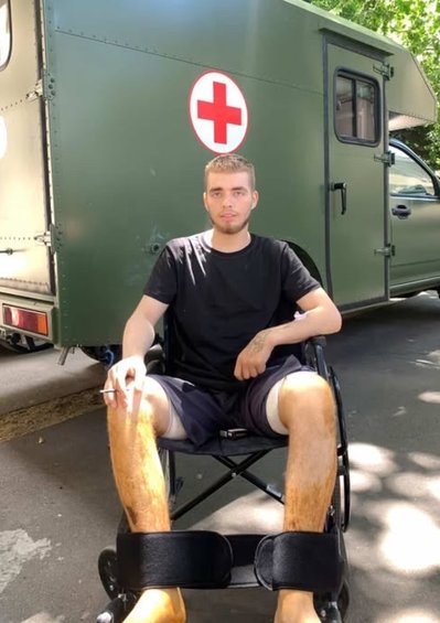 "У мене кров фонтанчиком пішла": історія 20-річного військового з фронту "У мене кров фонтанчиком пішла": історія 20-річного військового з фронту