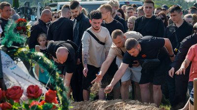 Під час прильоту "шахеда" по місту був біля епіцентру вибуху: у Чернігові попрощалися з 23-річним Данилом Жуковецьким Під час прильоту "шахеда" по місту був біля епіцентру вибуху: у Чернігові попрощалися з 23-річним Данилом Жуковецьким