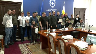 16 сертифікатів на придбання житла отримали ветерани з Рівненщини у рамках державної компенсації 16 сертифікатів на придбання житла отримали ветерани з Рівненщини у рамках державної компенсації