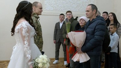 Одруження у День закоханих: Черкасах побралися одинадцять пар Одруження у День закоханих: Черкасах побралися одинадцять пар