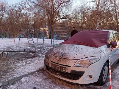 В Сумах безпілотники РФ вдарили біля житлових будинків В Сумах безпілотники РФ вдарили біля житлових будинків