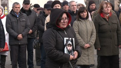 загальнонаціональна хвилина мовчання, тернопіль, 1000 днів повномасштабної війни загальнонаціональна хвилина мовчання, тернопіль, 1000 днів повномасштабної війни