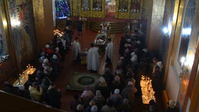 Загинув поблизу Бахмута: у Житомирі попрощалися із вчителем Миколою Кондратюком, який воював за Україну Загинув поблизу Бахмута: у Житомирі попрощалися із вчителем Миколою Кондратюком, який воював за Україну