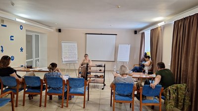 "Навчаємо жити тут і зараз": у Миколаєві працює Центр психічного здоров'я "Кажи" "Навчаємо жити тут і зараз": у Миколаєві працює Центр психічного здоров'я "Кажи"