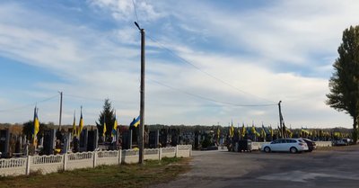 Через вандалізм: у місті на Черкащині вставили камери на Алеї Слави Через вандалізм: у місті на Черкащині вставили камери на Алеї Слави