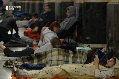"Тут більша захищеність": під час обстрілу РФ Києва в метро укривалося майже 42 тисячі людей "Тут більша захищеність": під час обстрілу РФ Києва в метро укривалося майже 42 тисячі людей