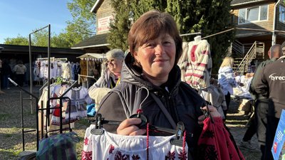 Оксана Барщук, базар, одяг, вишиванка