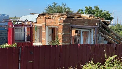 Побитий обстрілами приватний будинок Миколаївка Донецька область 3 вересня 2025 рік Побитий обстрілами приватний будинок Миколаївка Донецька область 3 вересня 2025 рік