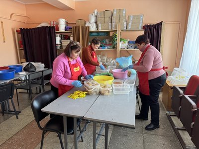 Які страви для воїнів готують волонтерки з Гадяча на Полтавщині Які страви для воїнів готують волонтерки з Гадяча на Полтавщині