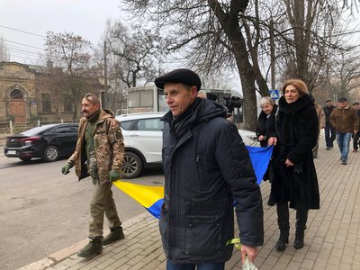 У Миколаєві ходою та покладанням квітів відзначили День Соборності України У Миколаєві ходою та покладанням квітів відзначили День Соборності України